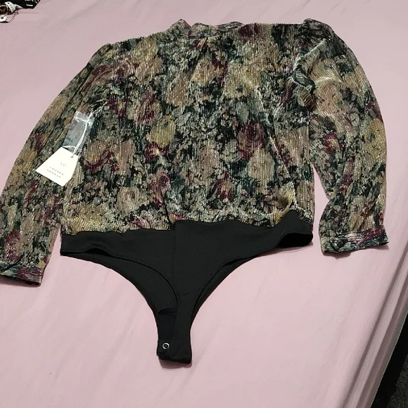 LC Lauren Conrad Floral Print Bodysuit - Black and Purple - Picture 4 of 5